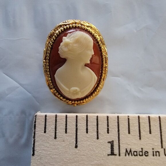 Vintage Cameo Brooch Pin - Gold Tone Oval Frame & Ivory Resin Lady Profile 1.75 - Picture 7 of 7
